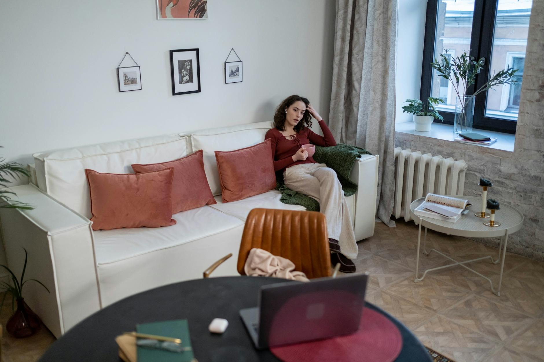Seinfeld Apartment Sitcom Photo Edit Prompt Example 2 before image