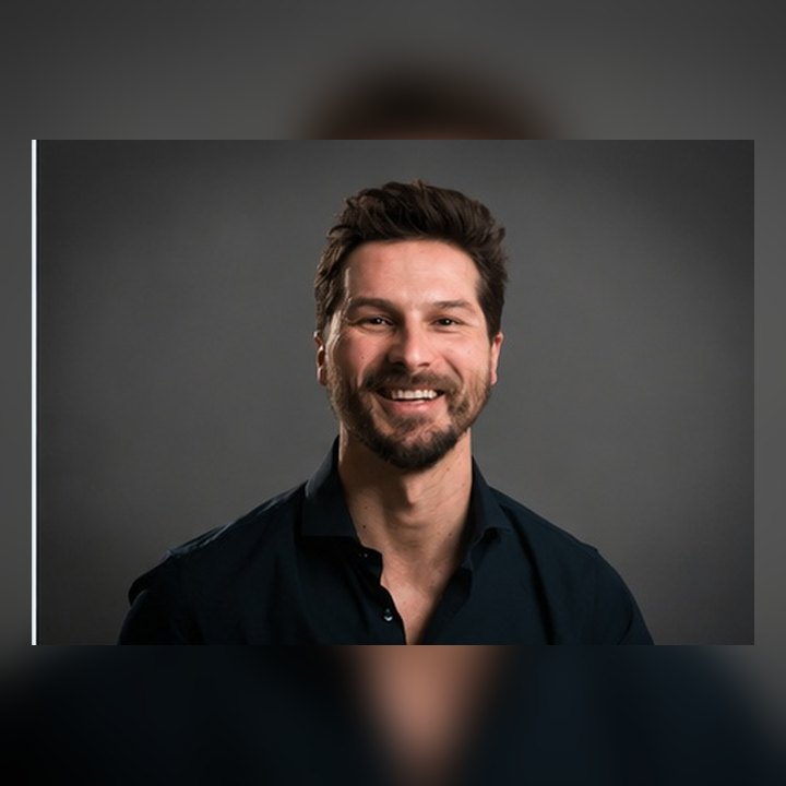 AI Private Moment Selfie Portrait Prompt source portrait example 3
